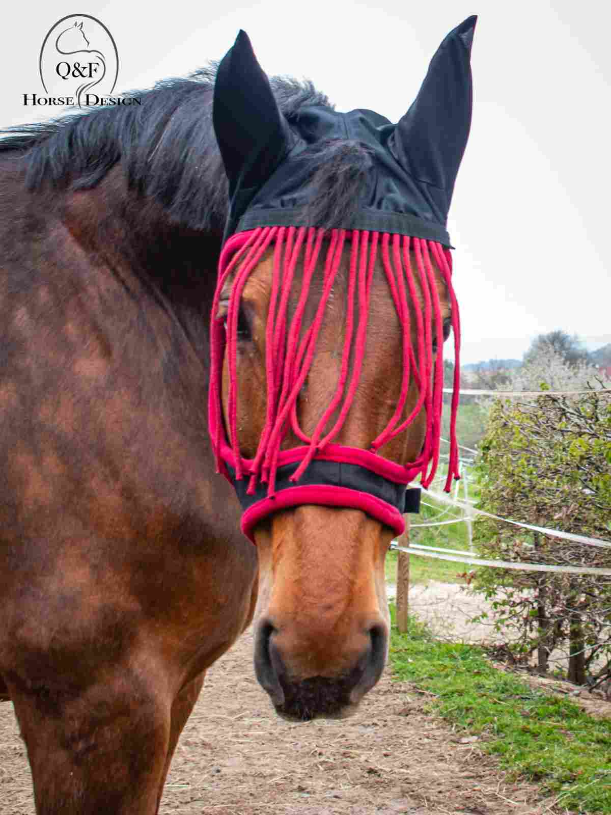 Fransenmaske mit Ohren